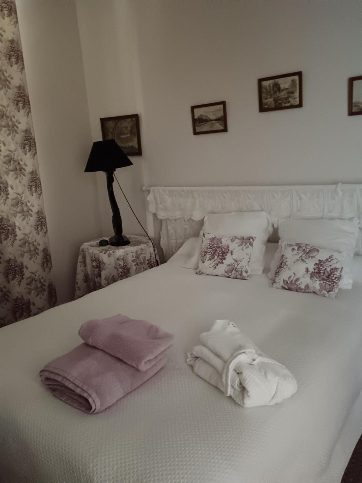 Castel La Bergerie Bed & Breakfast Laglorieuse Exterior foto